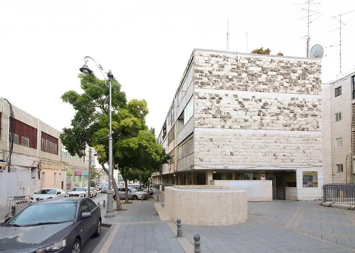 Mamilla Brilliant Emerald 2